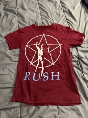 Rush Graphic T-Shirt in Burgundy - Small